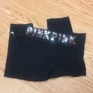 🎀Pink Yoga Black bling Capris Size Lrg🎀